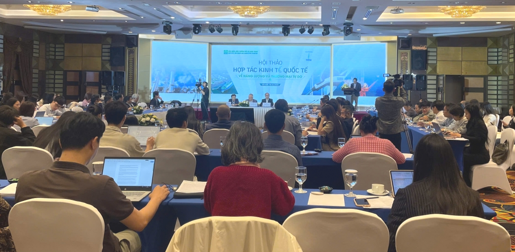 Việt Nam tăng cường hợp tác quốc tế về năng lượng và thương mại tự do