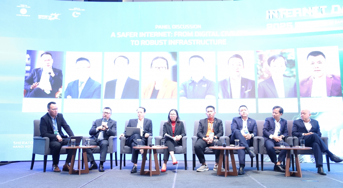 Internet Day 2025 hướng tới kiến tạo nền tảng số tin cậy cho người dùng Việt Nam