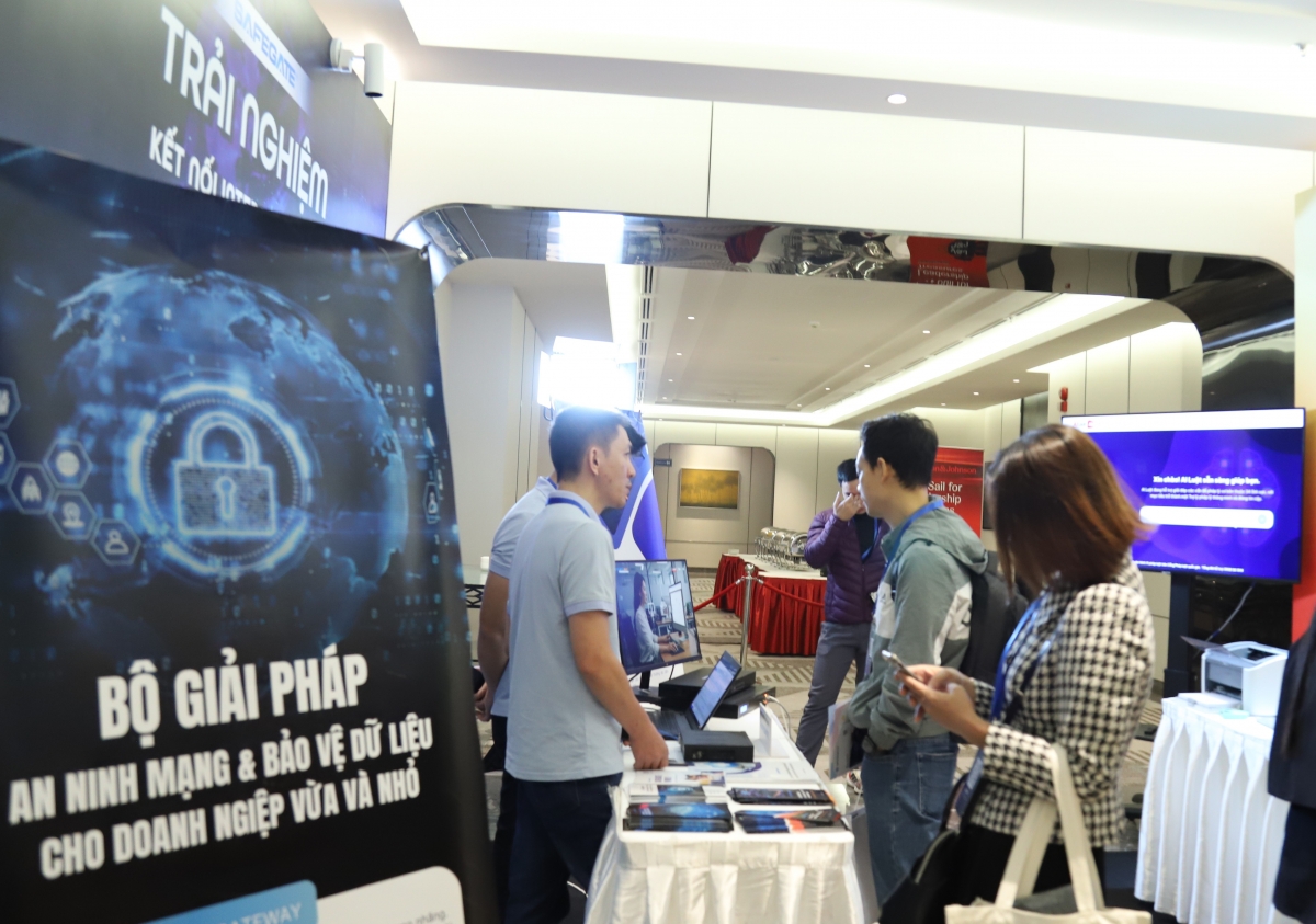 Internet Day 2025 hướng tới kiến tạo nền tảng số tin cậy cho người dùng Việt Nam