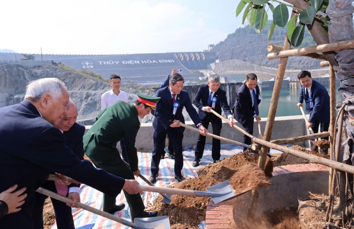 Khánh thành Nhà máy Thủy điện Hòa Bình mở rộng - Thêm 480MW cho hệ thống điện quốc gia