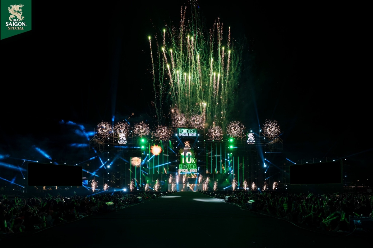 Khoảnh khắc lan tỏa 10.000 lời chúc Tết đặc biệt từ chính khách tham dự sự kiện.