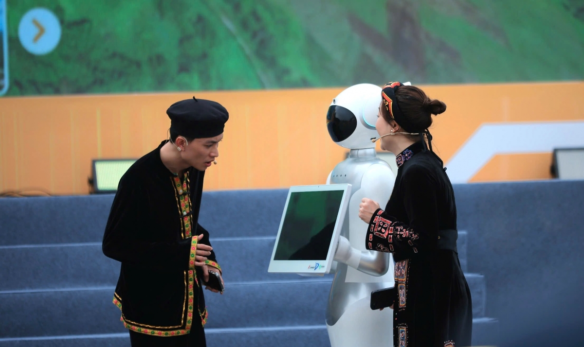 Trình diễn công nghệ xem được, chạm được, kiểm chứng được tại Make in Vietnam 2025