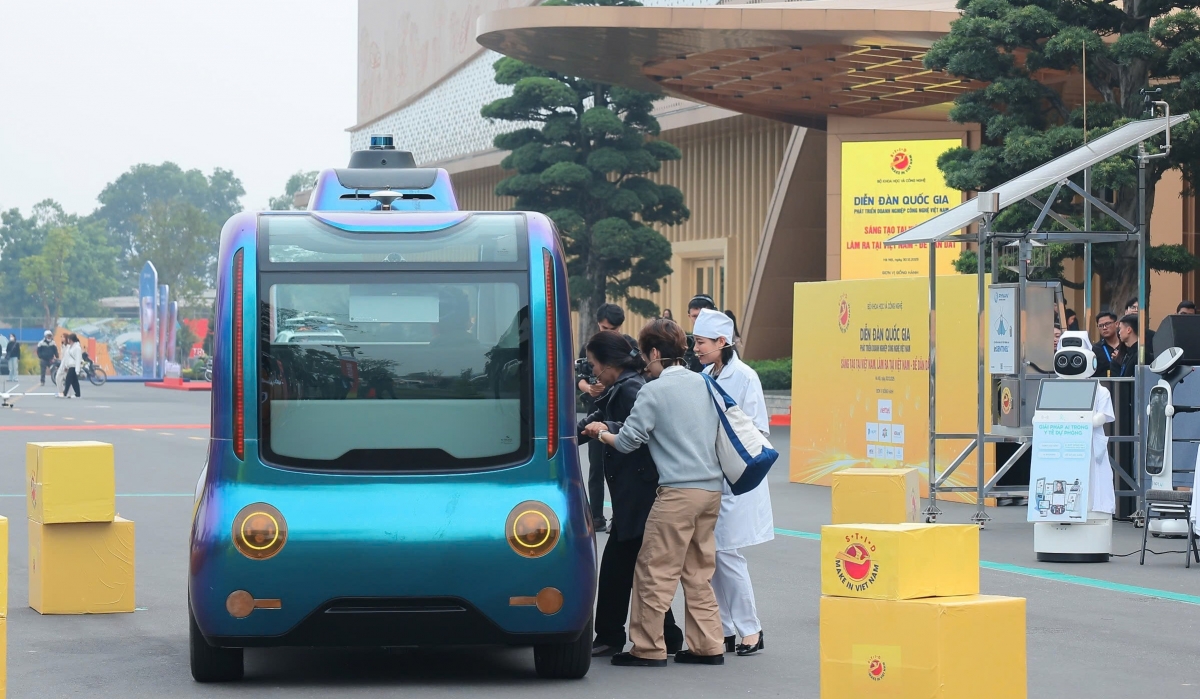 Trình diễn công nghệ xem được, chạm được, kiểm chứng được tại Make in Vietnam 2025