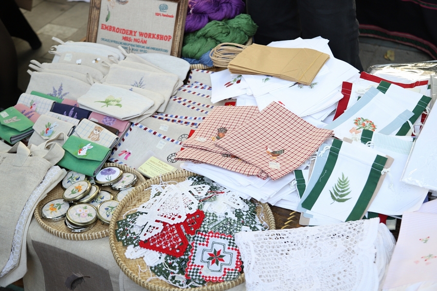 Phố đi bộ Hoàn Kiếm trở thành điểm hẹn của cộng đồng sáng tạo Hà Nội