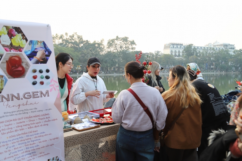 Phố đi bộ Hoàn Kiếm trở thành điểm hẹn của cộng đồng sáng tạo Hà Nội Phố đi bộ Hoàn Kiếm trở thành điểm hẹn của cộng đồng sáng tạo Hà Nội