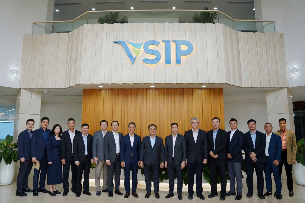 VSIP là nhà phát triển hàng đầu về khu đô thị tích hợp và khu công nghiệp, đã hoạt động tại Việt Nam 30 năm.