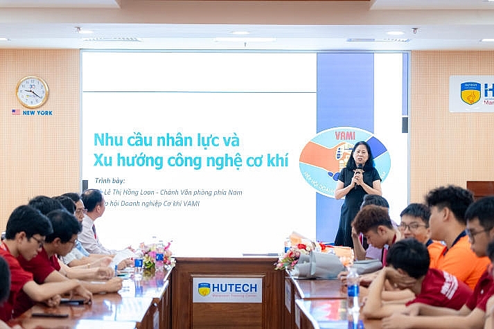Hàn Mỹ Việt chia sẻ xu hướng robot và nhà máy thông minh tại HUTECH