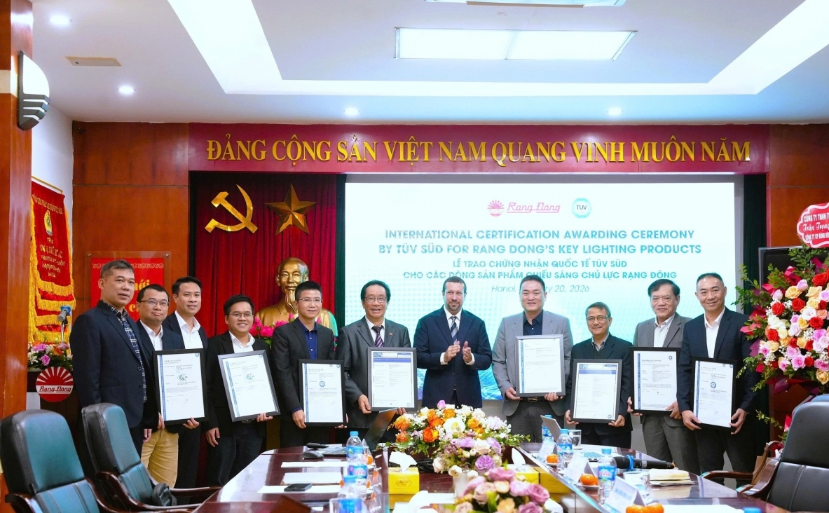 TÜV SÜD trao chứng nhận quốc tế cho các dòng sản phẩm chiếu sáng chủ lực của Rạng Đông