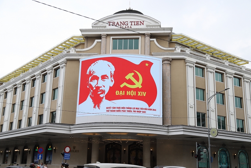 Hà Nội rực rỡ cờ hoa chào mừng Đại hội XIV của Đảng