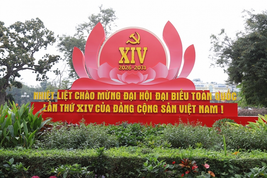 Hà Nội rực rỡ cờ hoa chào mừng Đại hội XIV của Đảng