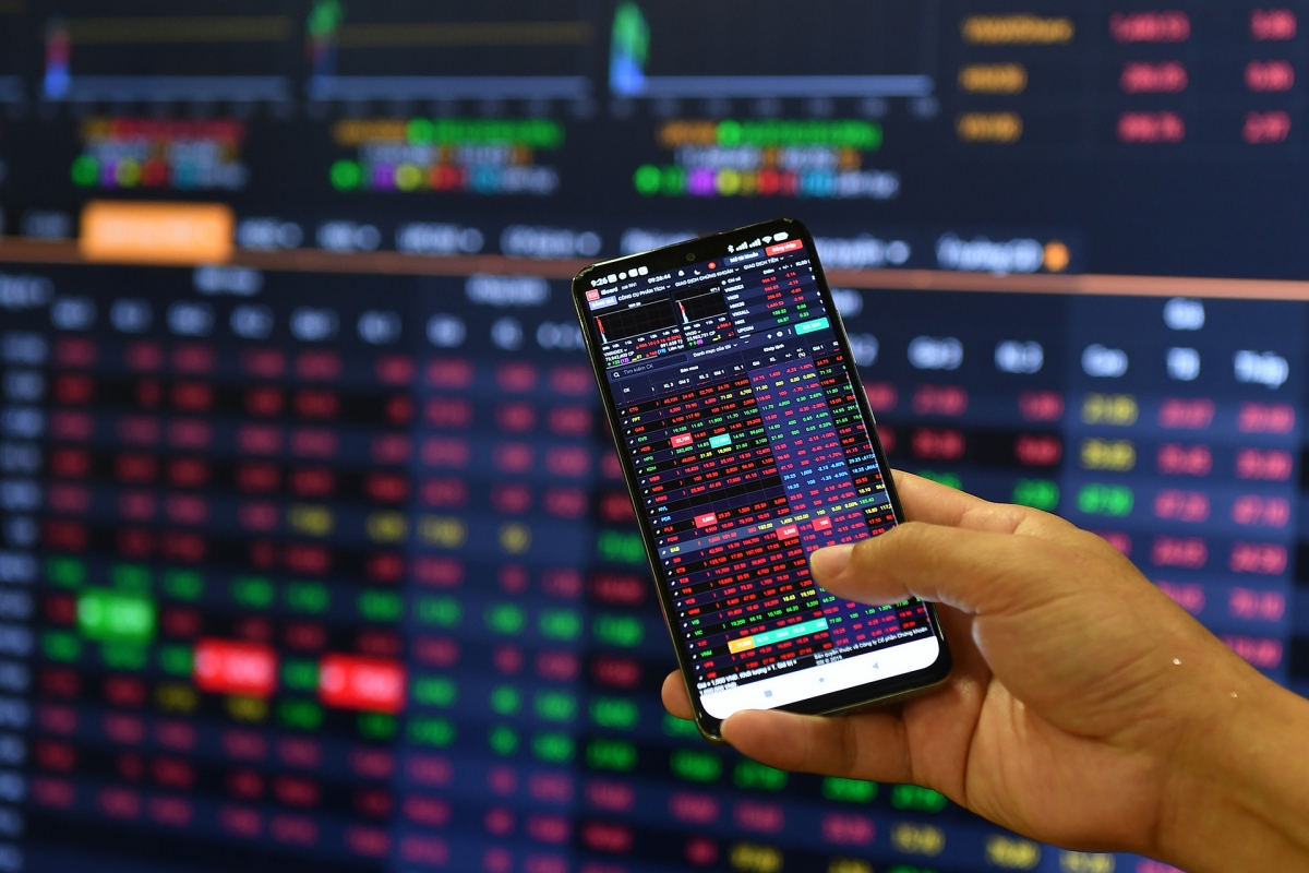 Nhận định phiên giao dịch ngày 23/1: VN-Index nhiều khả năng tiếp tục điều chỉnh giằng co