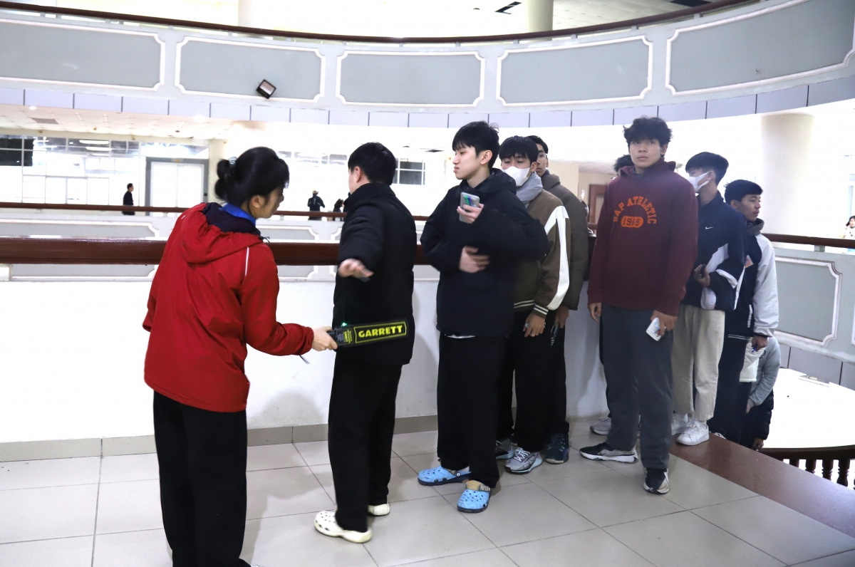 Hàng nghìn thí sinh tham gia Kỳ thi đánh giá tư duy “tranh suất” vào các trường uy tín