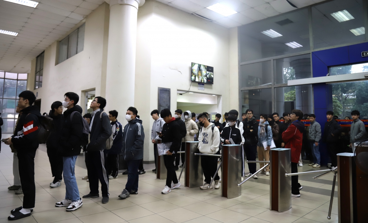 Hàng nghìn thí sinh tham gia Kỳ thi đánh giá tư duy “tranh suất” vào các trường uy tín