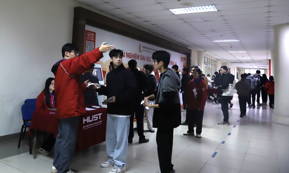 Hàng nghìn thí sinh tham gia Kỳ thi đánh giá tư duy “tranh suất” vào các trường uy tín