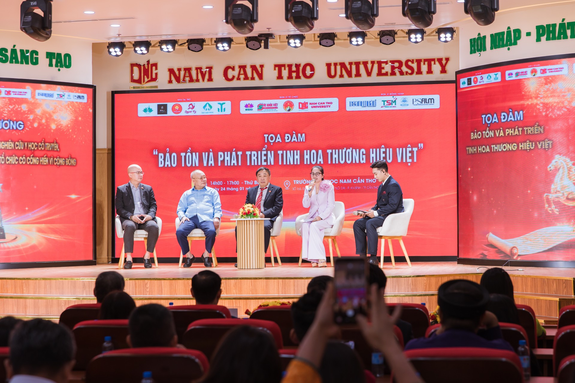 Gala Chào xuân 2026 - “Tinh hoa Thương hiệu Việt” lần thứ II: Diễn đàn kết nối tri thức và tôn vinh thương hiệu Việt