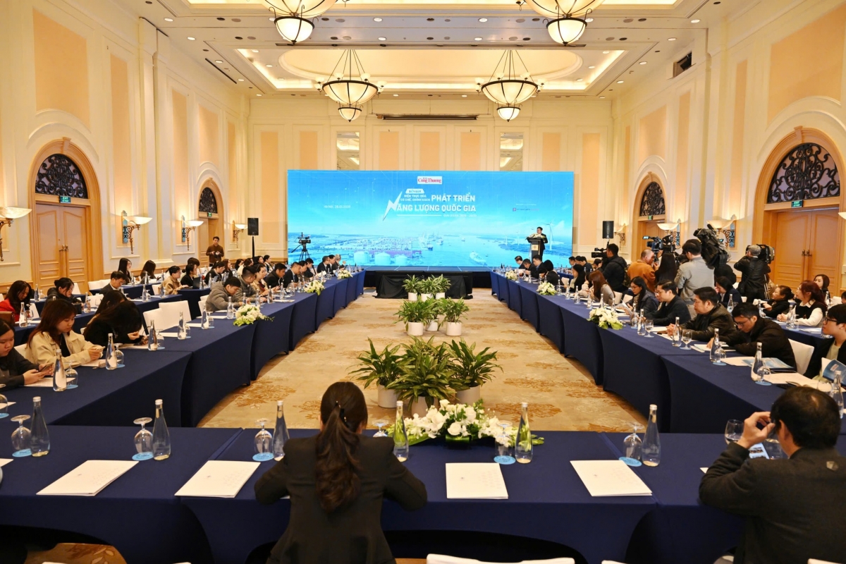 Quang cảnh diễn đàn