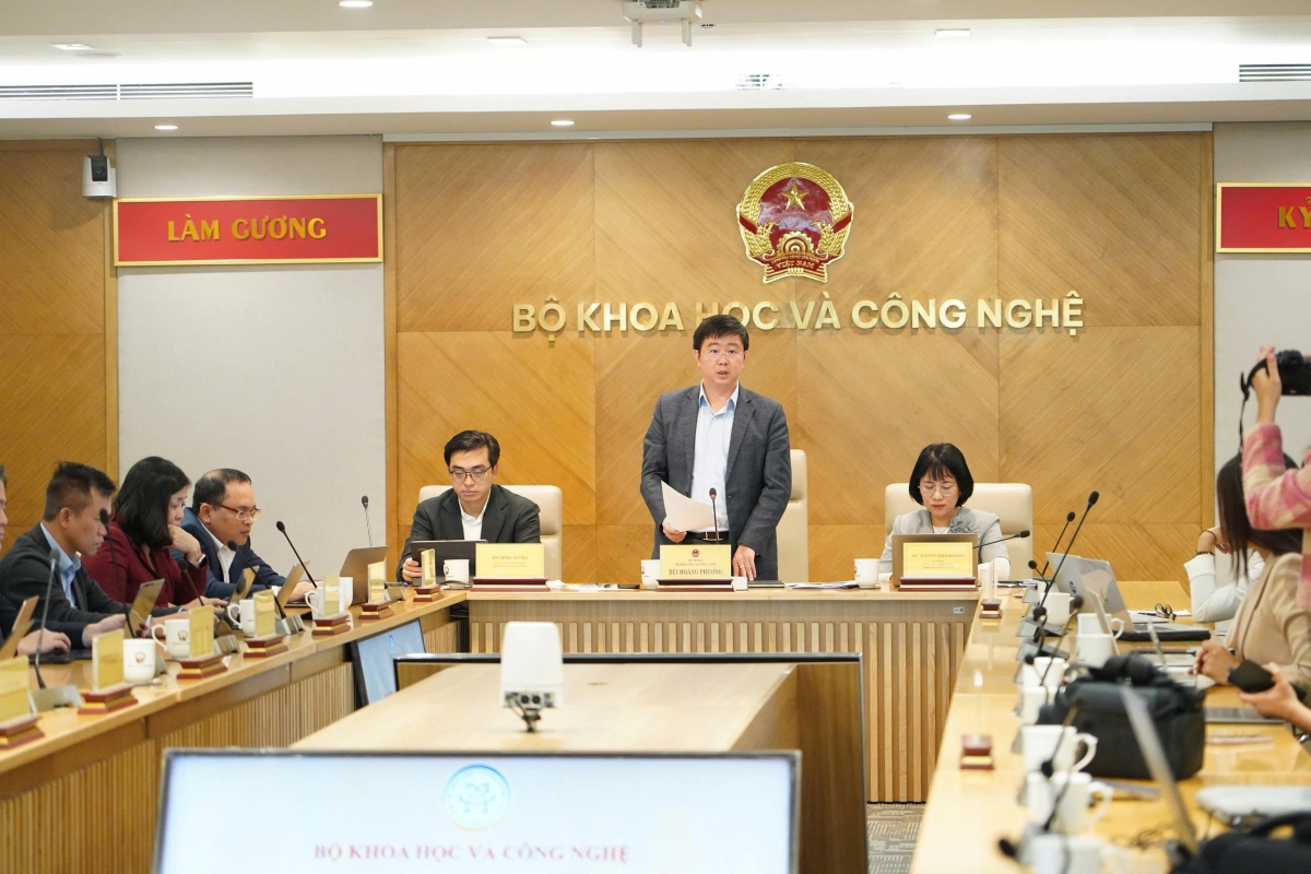 Thứ trưởng Bộ KH&CN Bùi Hoàng Phương 