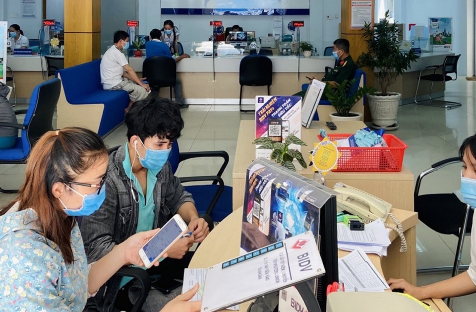 Tin tức ngân hàng nổi bật tuần qua: Ngân hàng siết chuẩn bảo mật, nhiều ứng dụng dừng trên thiết bị cũ