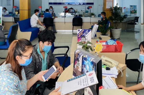 Tin tức ngân hàng nổi bật tuần qua: Ngân hàng siết chuẩn bảo mật, nhiều ứng dụng dừng trên thiết bị cũ