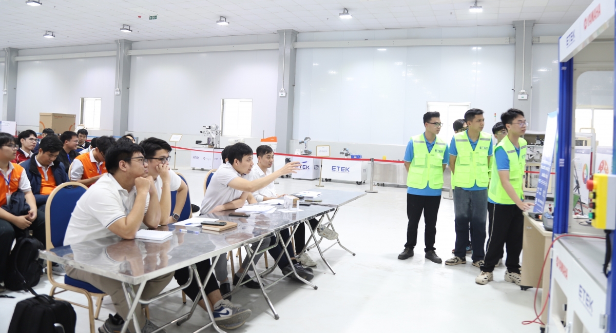 Các hãng công nghệ đồng hành nâng cao năng lực thí sinh AMBA 2026