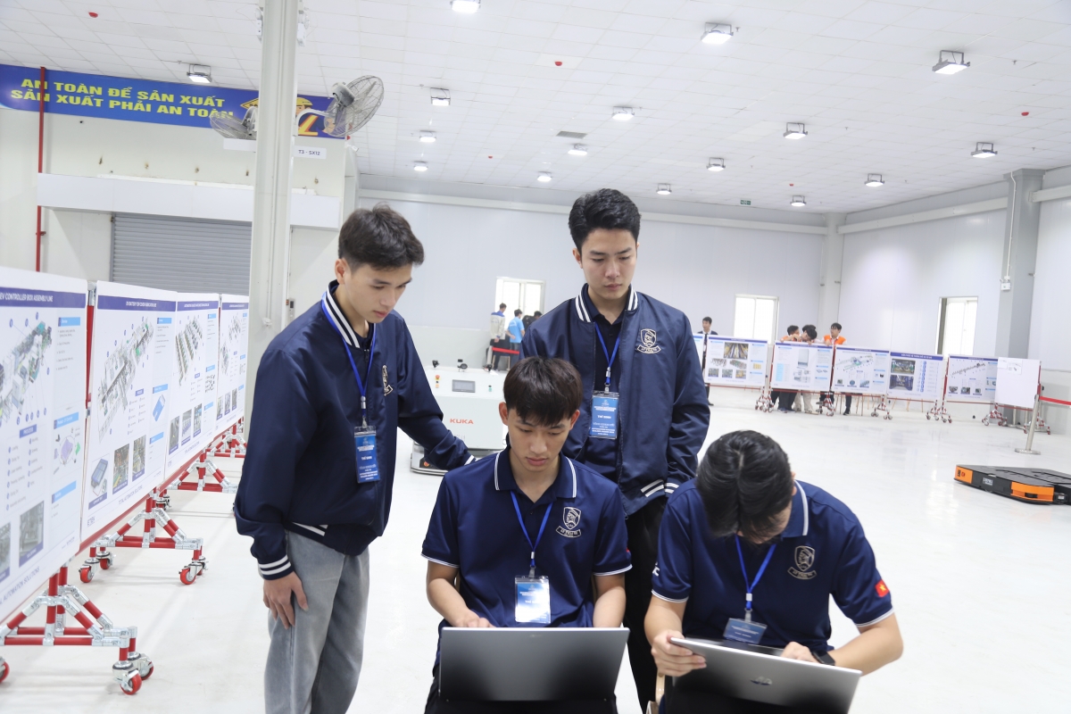 Các hãng công nghệ đồng hành nâng cao năng lực thí sinh AMBA 2026