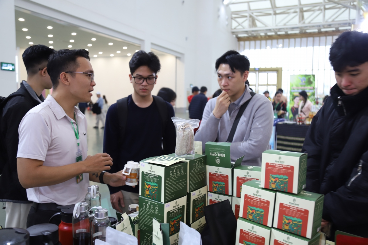 Đi sắm ‘của ngon, vật lạ’ ở Hội chợ Mùa Xuân 2026