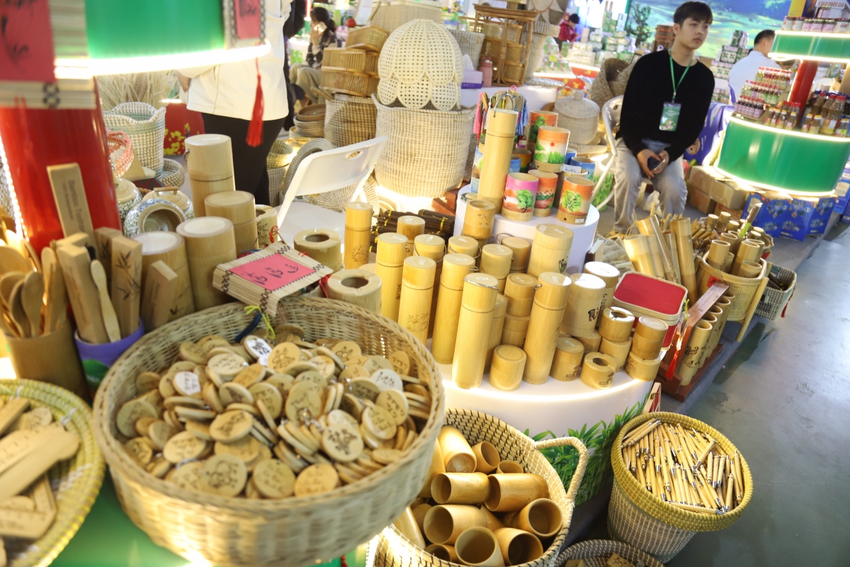 Đi sắm ‘của ngon, vật lạ’ ở Hội chợ Mùa Xuân 2026