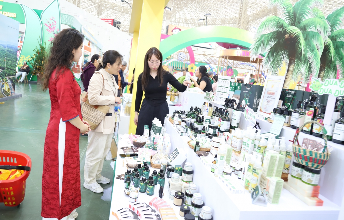 Đi sắm ‘của ngon, vật lạ’ ở Hội chợ Mùa Xuân 2026