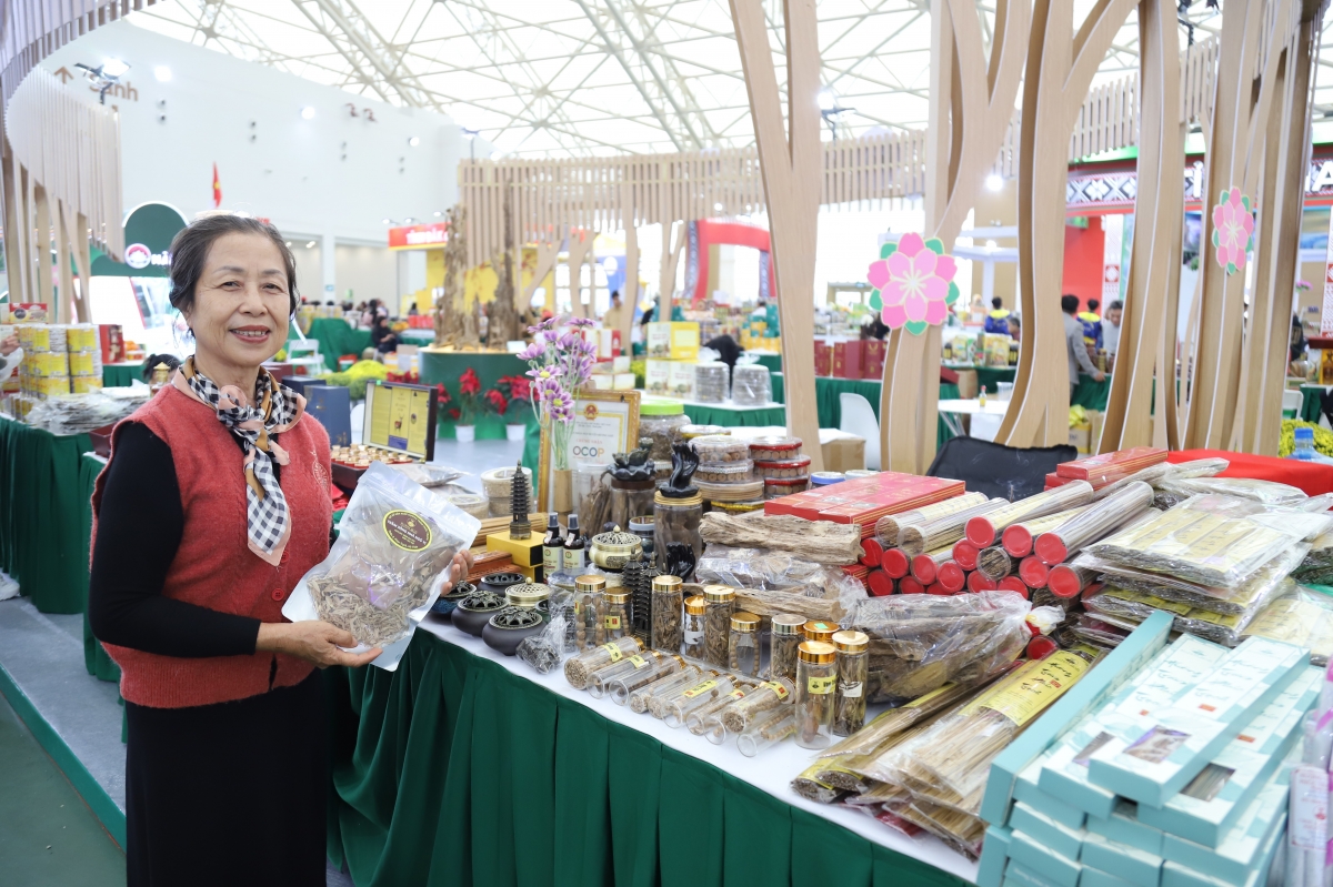 Đi sắm ‘của ngon, vật lạ’ ở Hội chợ Mùa Xuân 2026