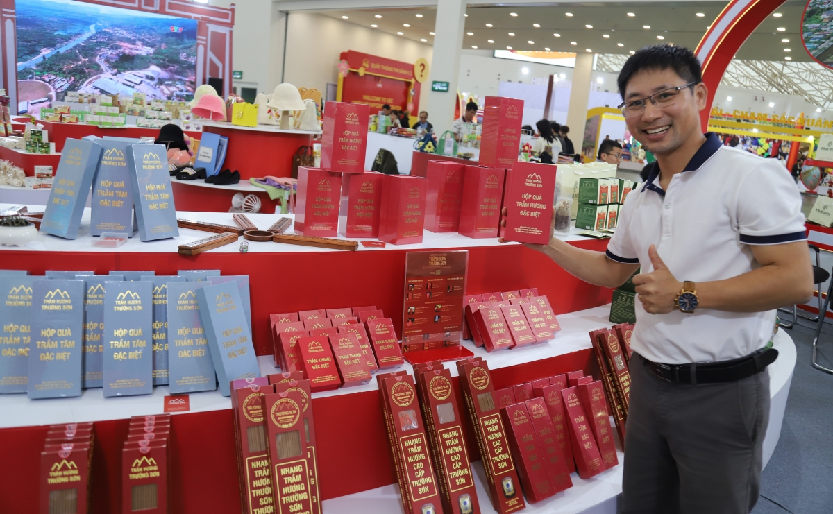 Đi sắm ‘của ngon, vật lạ’ ở Hội chợ Mùa Xuân 2026