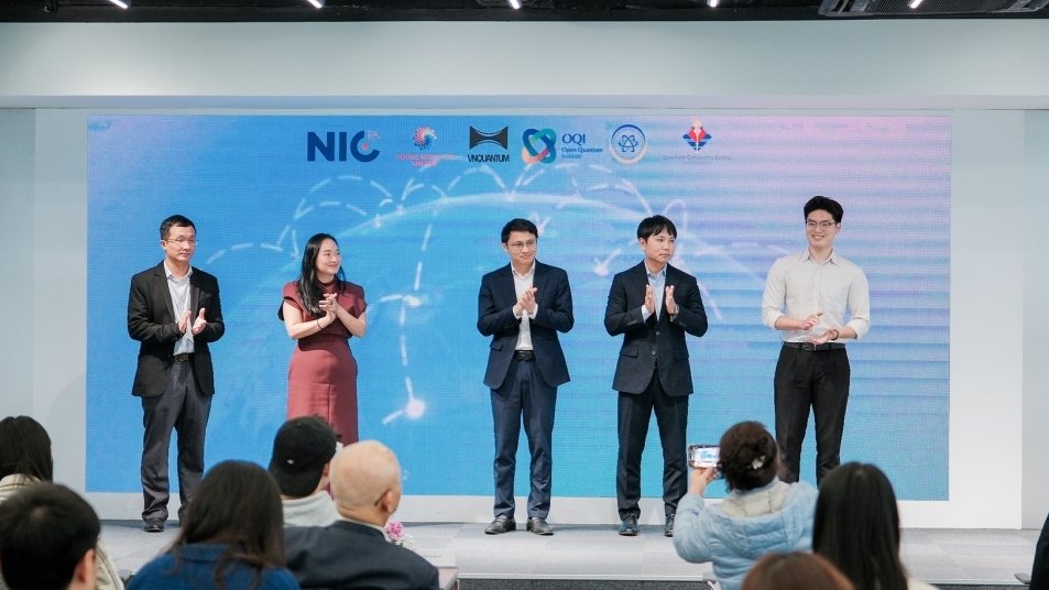 Khởi động Cuộc thi Hackathon quốc tế về tính toán lượng tử