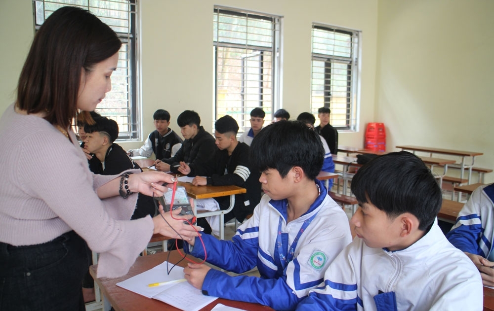 Giáo viên giáo dục thường xuyên kiêm nhiệm thêm nhiều nhiệm vụ, không giảm quá 50% số tiết dạy