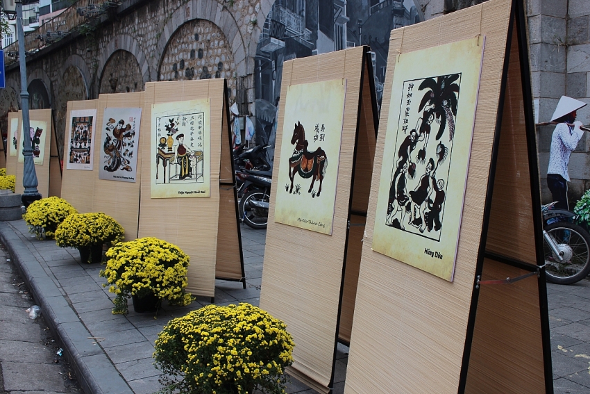 Rực rỡ Chợ hoa Xuân Phố cổ Hà Nội cận Tết Bính Ngọ 2026