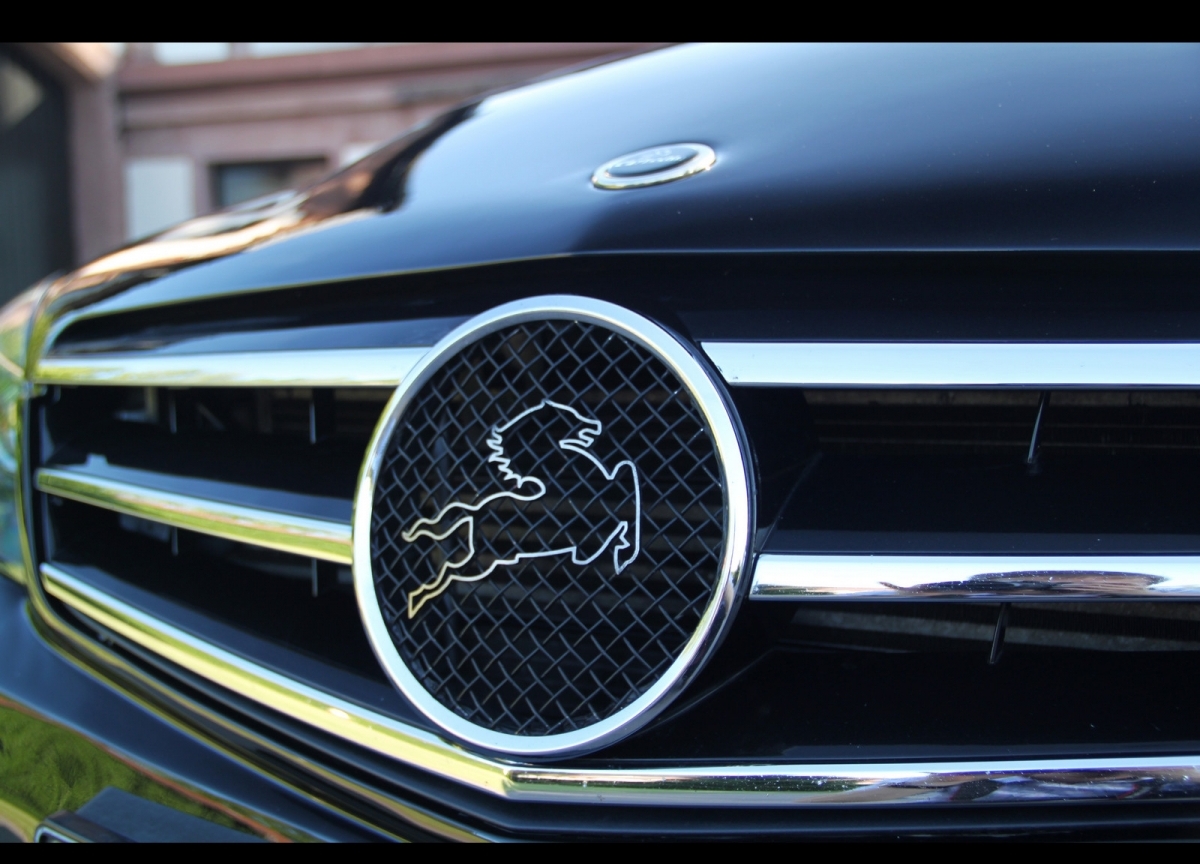 Chiến mã trên bốn bánh: Quyền lực và biểu tượng trong thế giới siêu xe