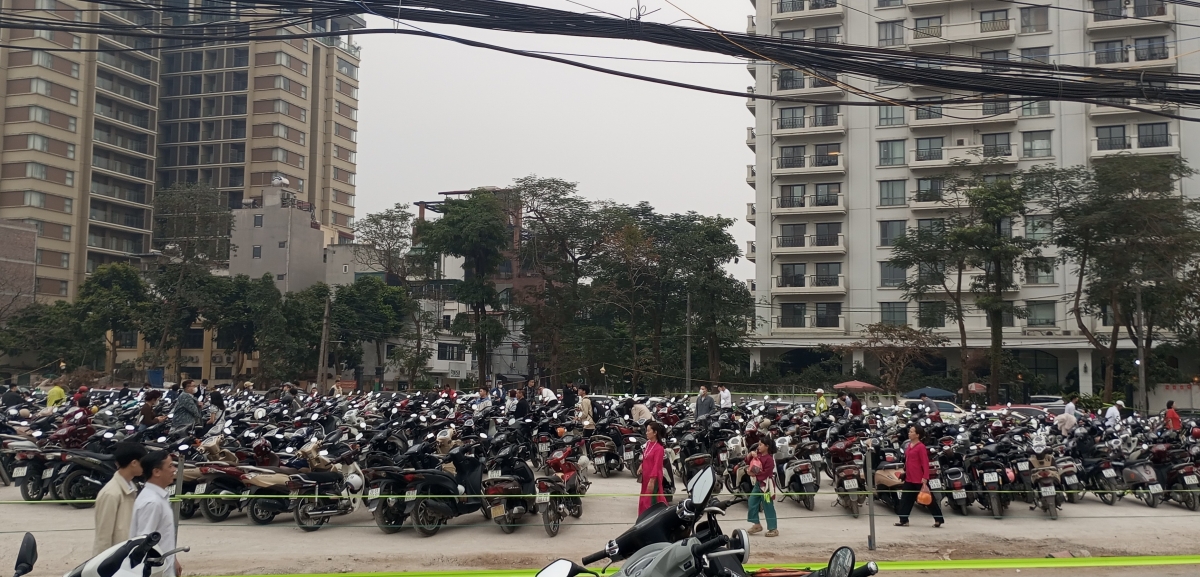 Hà Nội tăng cường giao thông, an ninh để người dân đi lễ Phủ Tây Hồ văn minh, an toàn