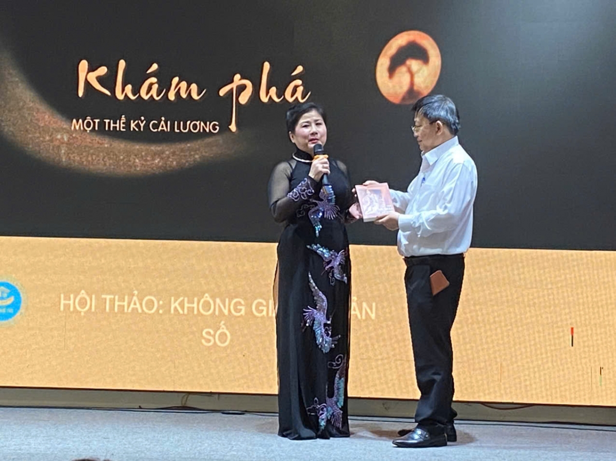 Khám phá một thế kỷ cải lương