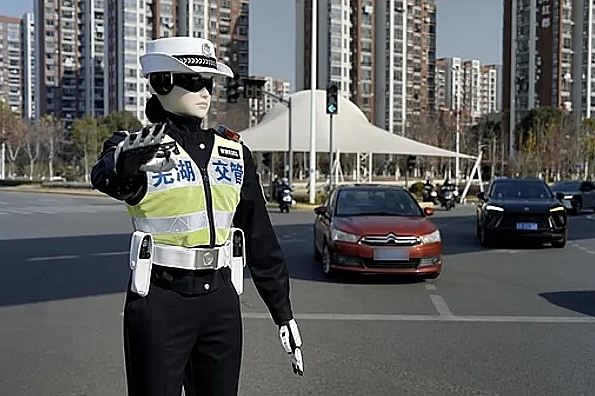 Robot AI hiện thân: Trung Quốc tăng tốc bước ra đời thực