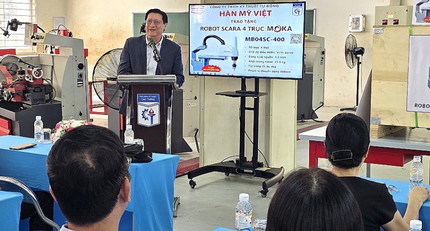 HAuA và doanh nghiệp tăng cường đào tạo robot cho sinh viên Cao đẳng Kỹ thuật Cao Thắng