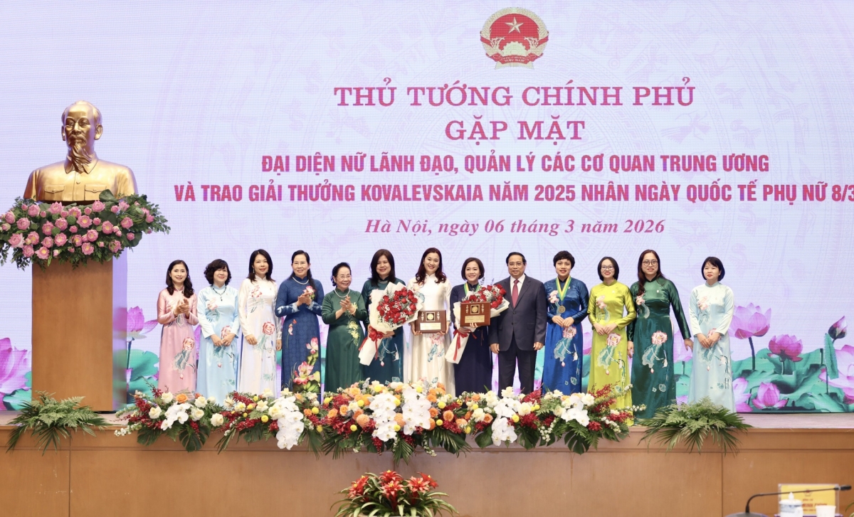 Thủ tướng Phạm Minh Chính gặp gỡ các nhà khoa học nữ đạt Giải thưởng Kovalevskaia