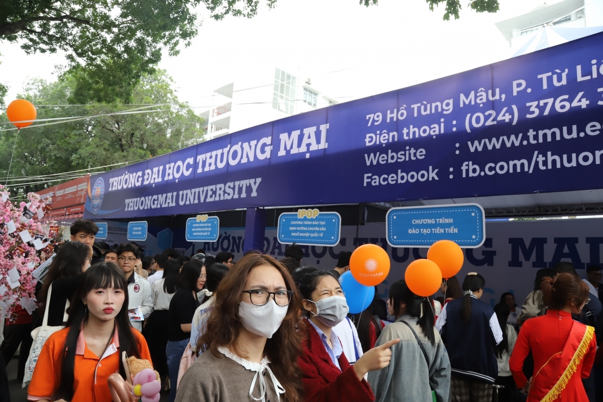 Bộ GD&ĐT yêu cầu chú trọng chuyển đổi số trong tuyển sinh đại học, cao đẳng năm 2026