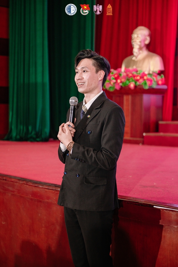 Sinh viên Đại học Luật Hà Nội đối diện với khoảng trống tâm lý: Cần được nhận diện và bảo vệ