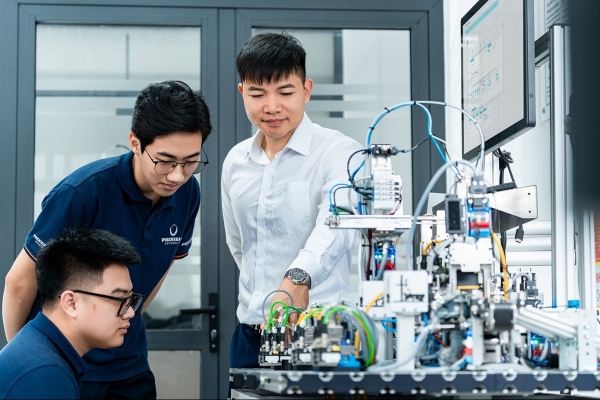 Cuộc tranh tài của 450 học sinh trung học với 242 đề tài khoa học diễn ra vào 20 - 22/3