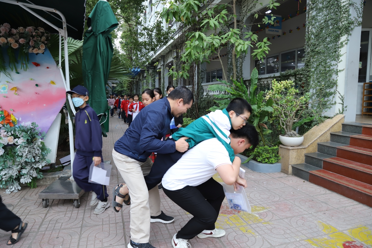 Hàng nghìn học sinh tiểu học tại Hà Nội háo hức tranh tài ở Kỳ thi Hội
