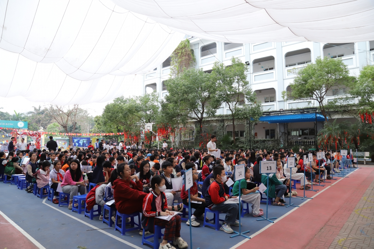 Hàng nghìn học sinh tiểu học tại Hà Nội háo hức tranh tài ở Kỳ thi Hội