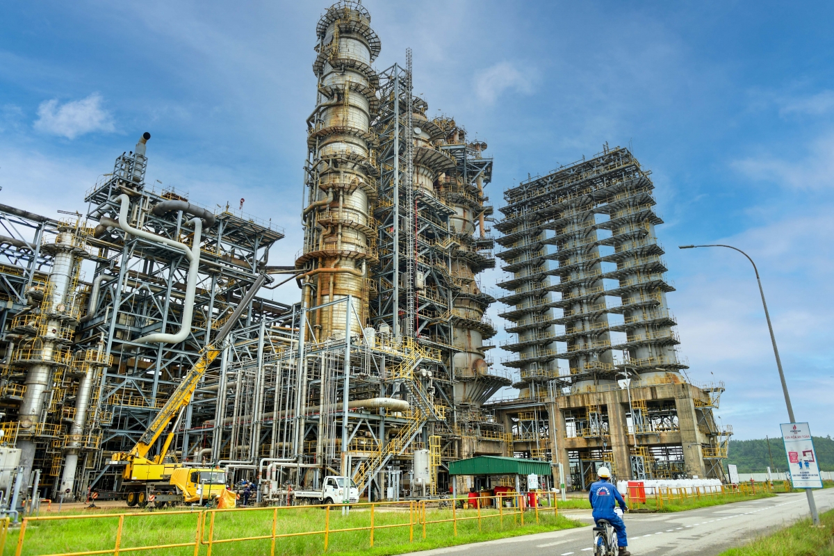 Nhà máy lọc dầu Dung Quất vận hành vượt công suất, chủ động ứng phó biến động dầu mỏ toàn cầu