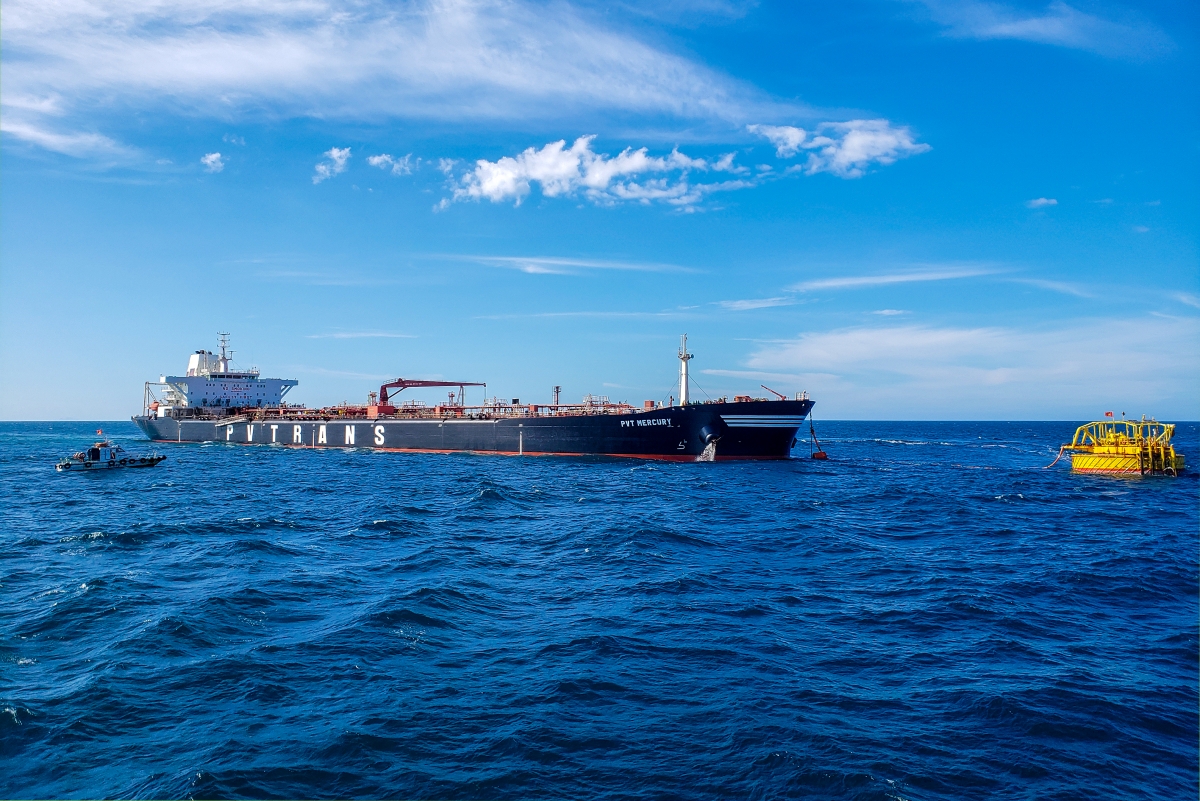 Nhà máy lọc dầu Dung Quất vận hành vượt công suất, chủ động ứng phó biến động dầu mỏ toàn cầu