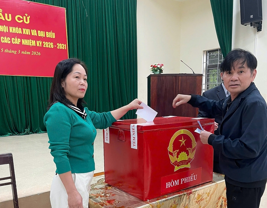 Cử tri phường Phan Đình Phùng (Thái Nguyên) nô nức tham gia ngày hội bầu cử