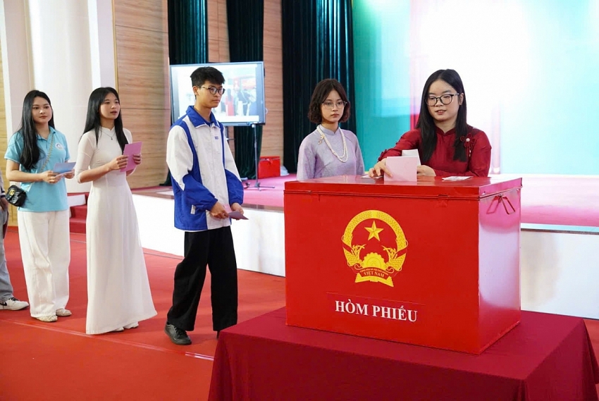 Hơn 99% cử tri cả nước tham gia bầu cử đại biểu Quốc hội khóa XVI