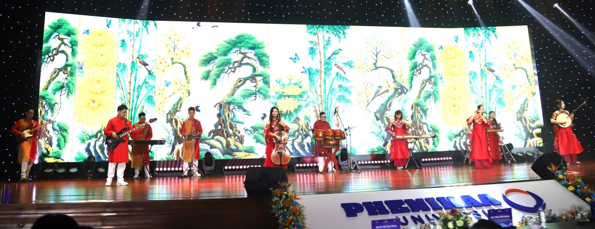 Sức sáng tạo của học sinh Việt Nam bùng nổ qua 242 dự án nghiên cứu khoa học