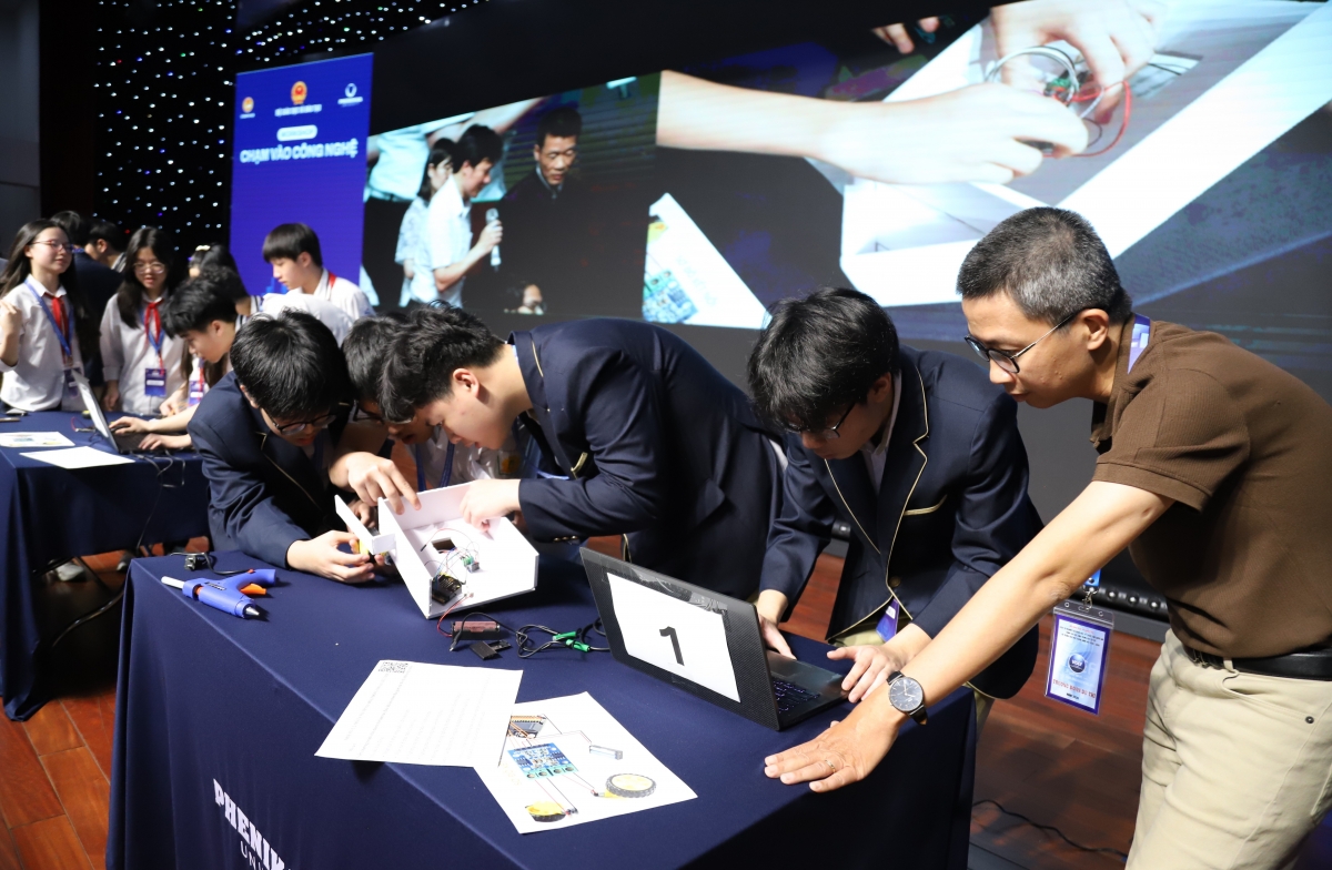 Nuôi dưỡng tài năng STEM ngay từ tiểu học